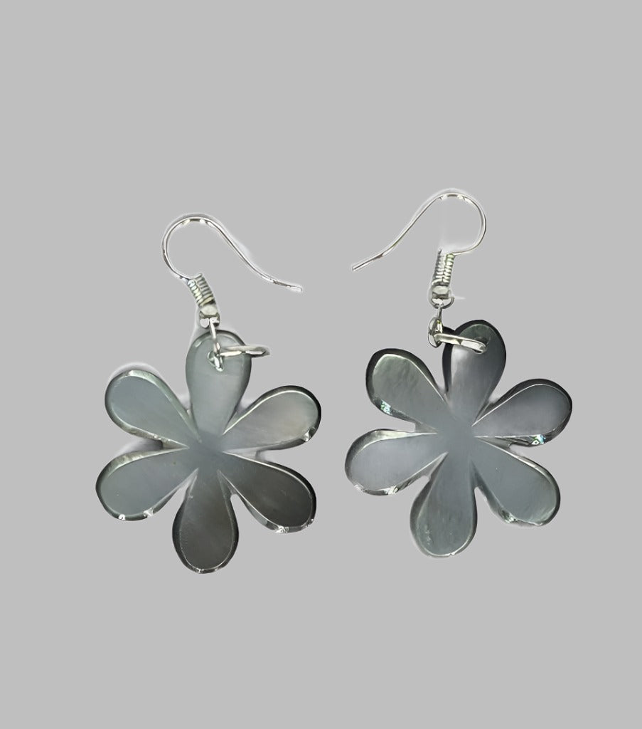 Earring Silverlip Flower Design.
