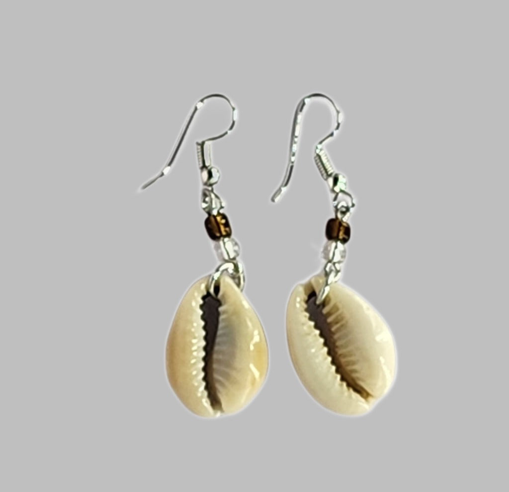 Earring With Sliced Cowrie And Clear Brown Beads