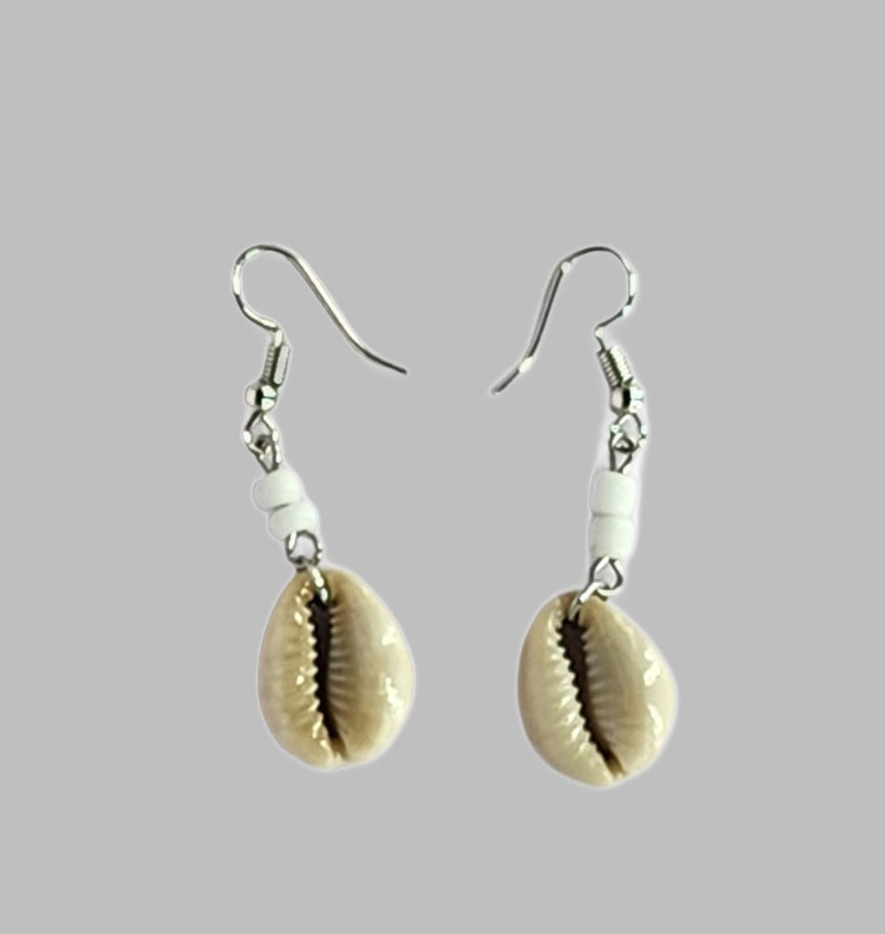 Earring With Sliced Cowrie And White Beads