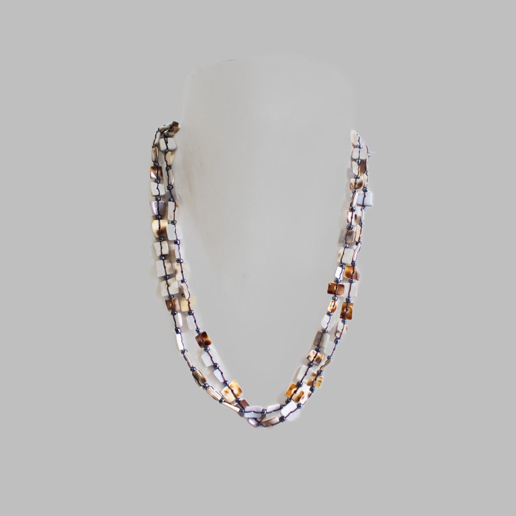 Necklace 2 Strands Cowrie Chips 18