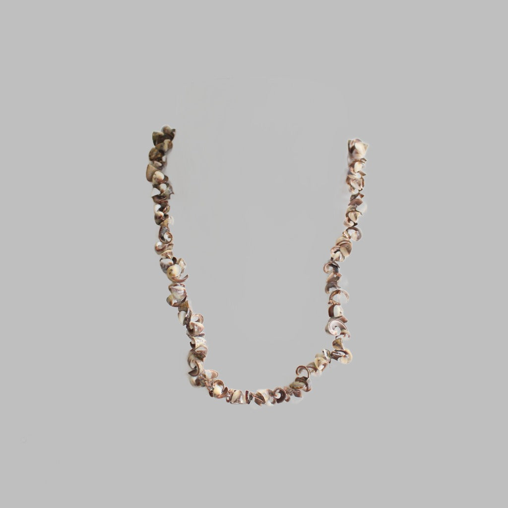 Necklace Brown Shell Chips 18
