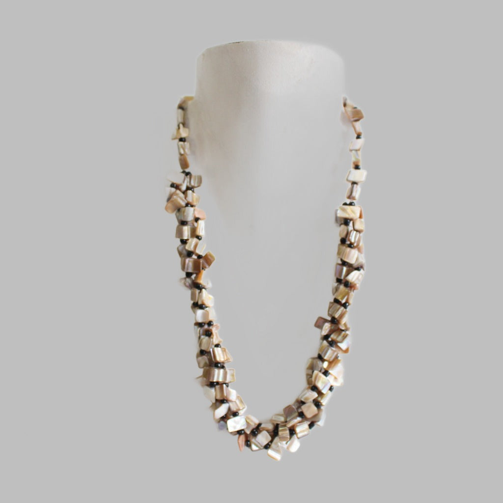 Necklace Shell Square 3 Strands Brown